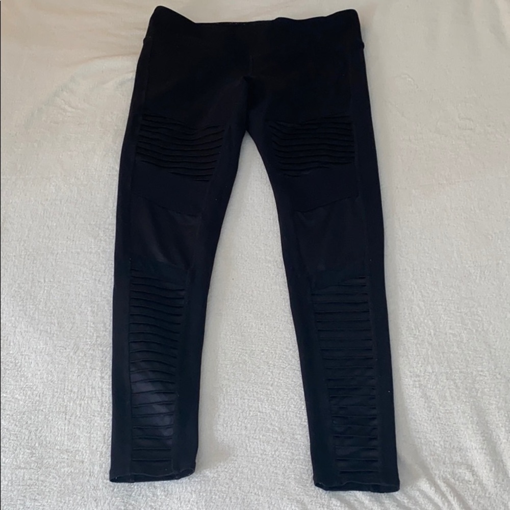 Alo Yoga Moto Leggings